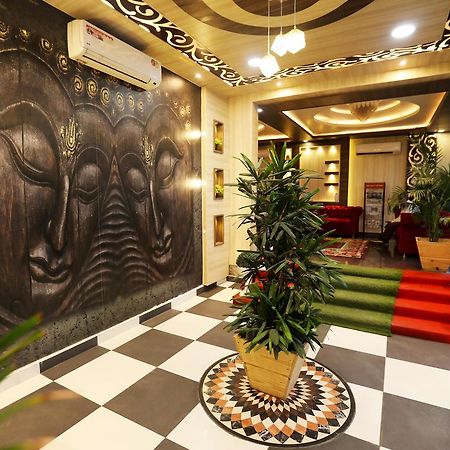The Grand Orion Hotel Chinhat Exterior foto