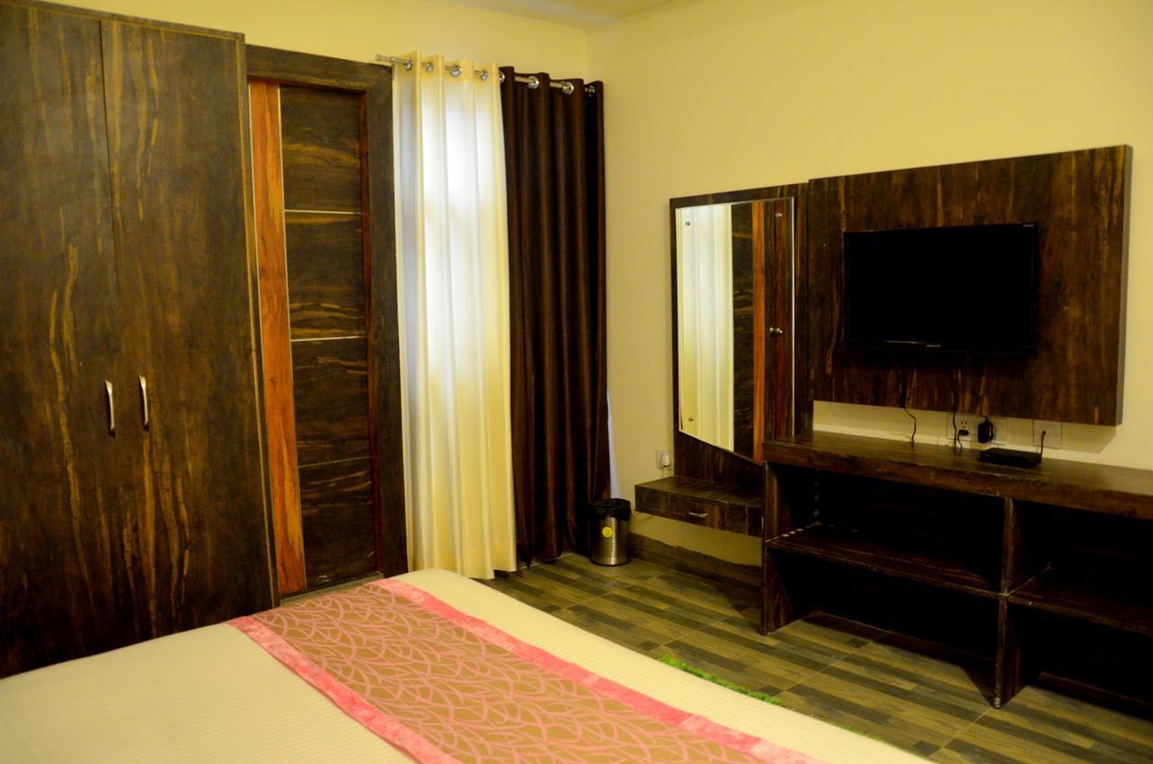 The Grand Orion Hotel Chinhat Exterior foto